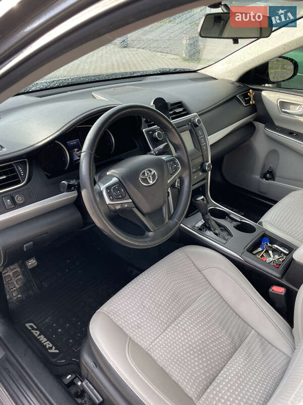 Седан Toyota Camry 2014 в Тернополі