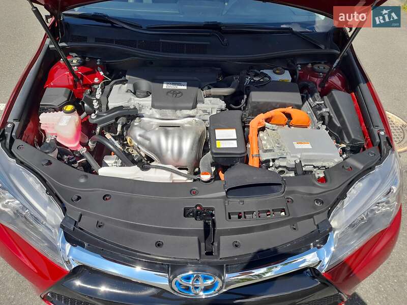 Седан Toyota Camry 2016 в Киеве