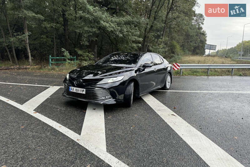 Седан Toyota Camry 2018 в Броварах