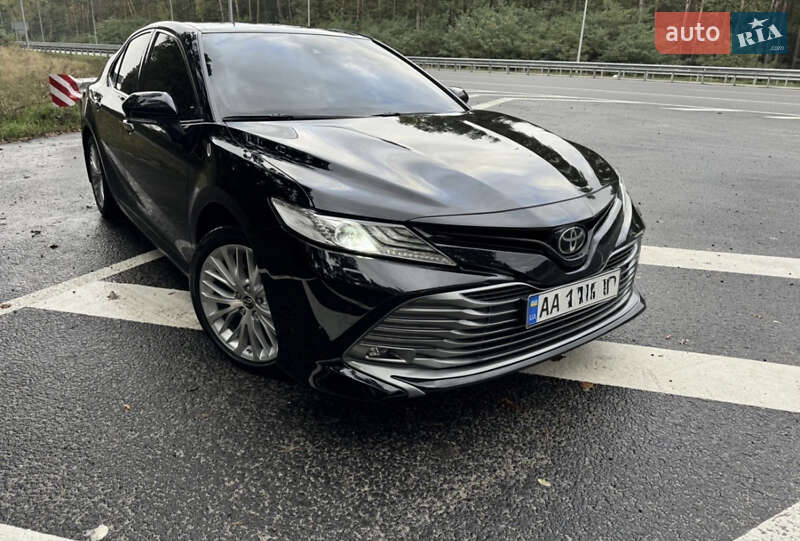 Седан Toyota Camry 2018 в Броварах