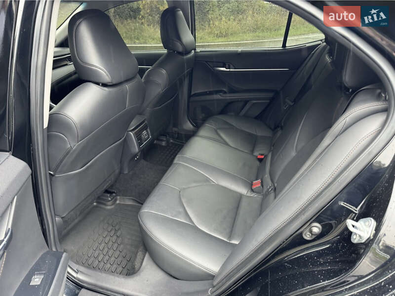 Седан Toyota Camry 2018 в Броварах