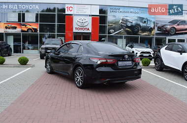 Седан Toyota Camry 2024 в 