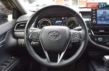 Седан Toyota Camry 2024 в 