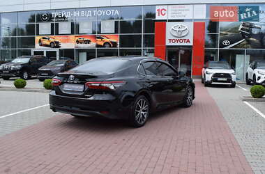 Седан Toyota Camry 2024 в 