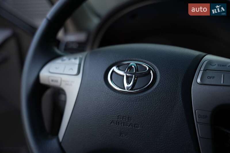 Седан Toyota Camry 2007 в Львові