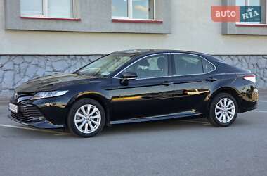 Седан Toyota Camry 2020 в Тернополе