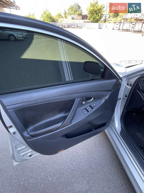 Седан Toyota Camry 2006 в Кривом Роге