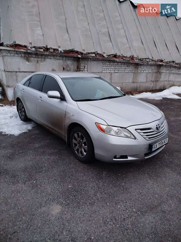 Седан Toyota Camry 2008 в Харькове
