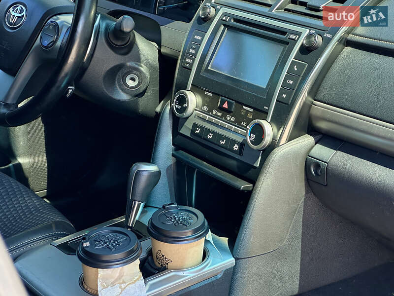 Седан Toyota Camry 2012 в Кам'янському