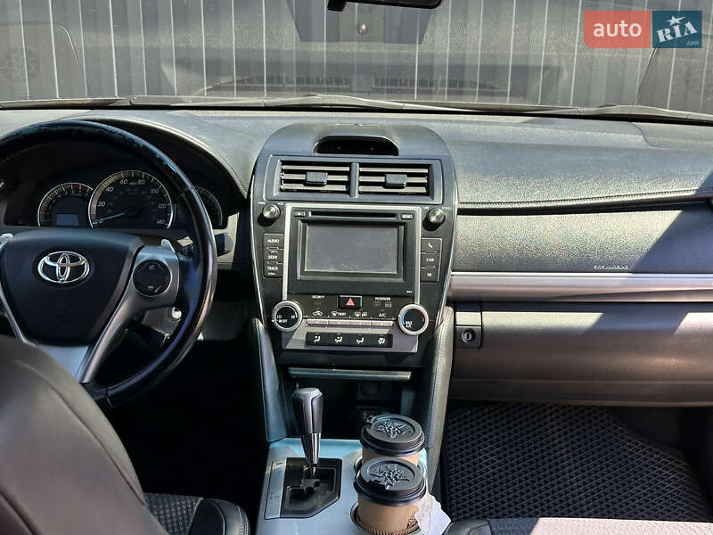 Седан Toyota Camry 2012 в Кам'янському