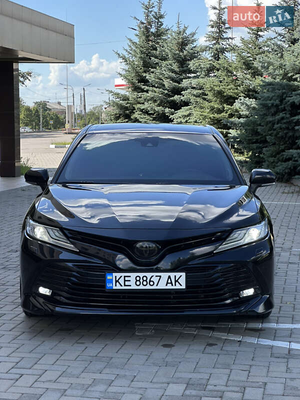 Седан Toyota Camry 2017 в Харькове