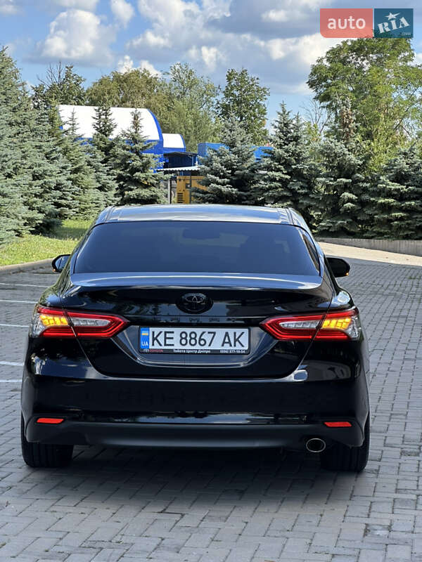 Седан Toyota Camry 2017 в Харькове