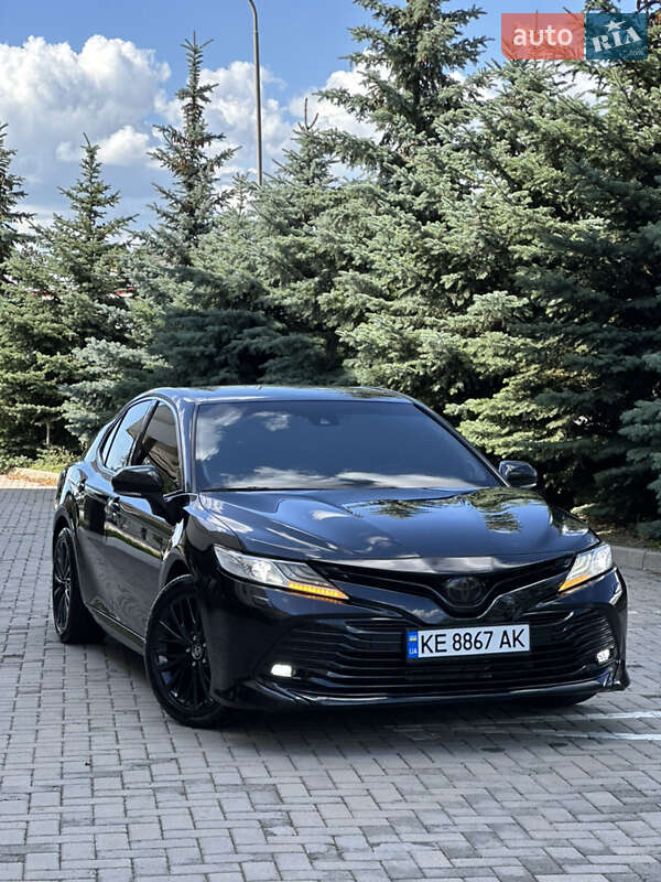 Седан Toyota Camry 2017 в Харькове