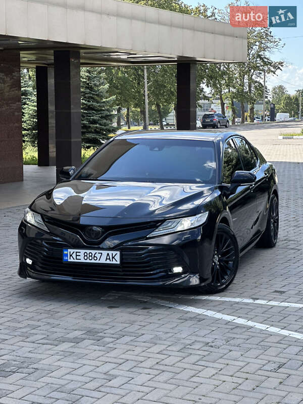 Седан Toyota Camry 2017 в Харькове