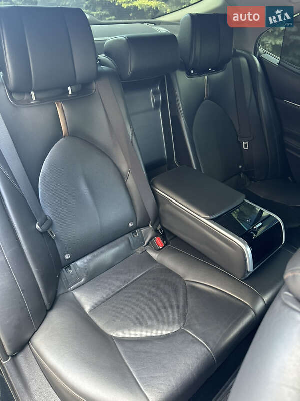 Седан Toyota Camry 2017 в Харькове