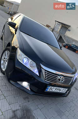 Седан Toyota Camry 2011 в Львові