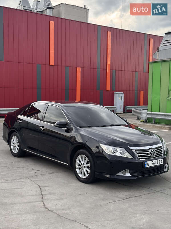 Седан Toyota Camry 2011 в Киеве