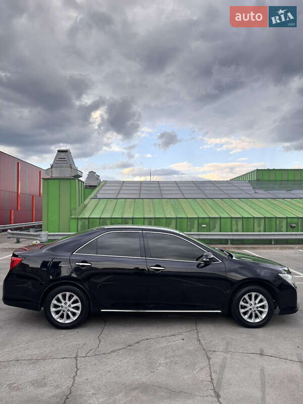 Седан Toyota Camry 2011 в Киеве
