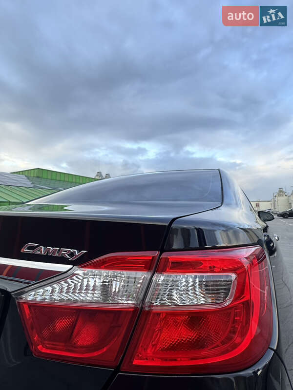 Седан Toyota Camry 2011 в Киеве