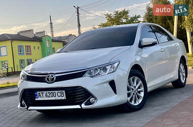 Седан Toyota Camry 2017 в Тернополе