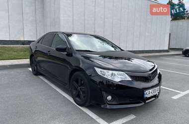 Седан Toyota Camry 2013 в Обухові