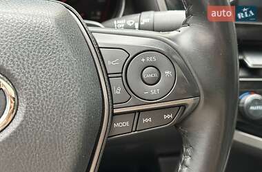 Седан Toyota Camry 2021 в 