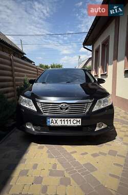 Седан Toyota Camry 2013 в Харькове