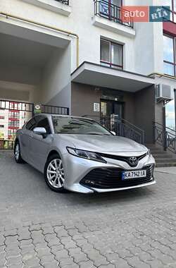 Седан Toyota Camry 2018 в Ивано-Франковске