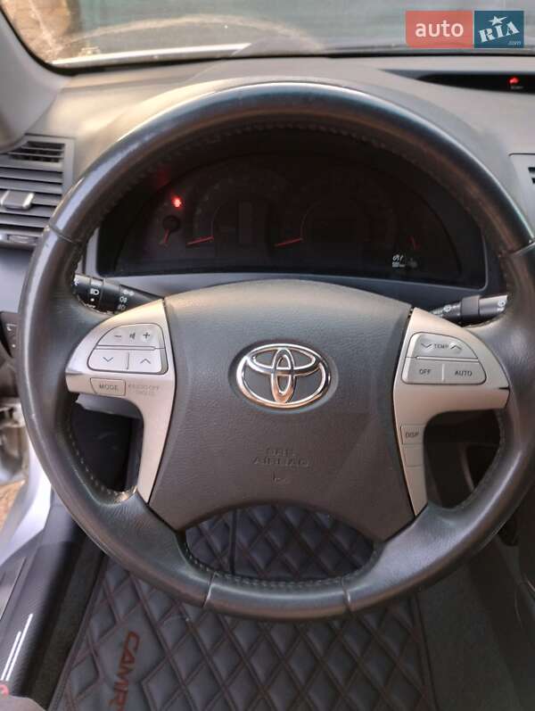 Седан Toyota Camry 2007 в Черкасах