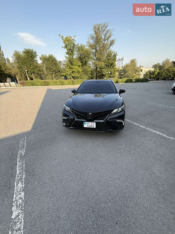 Седан Toyota Camry 2021 в Запорожье