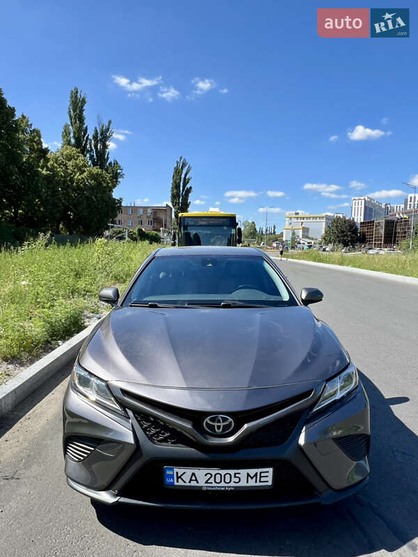 Toyota Camry 2018