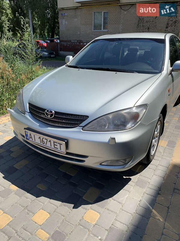 Седан Toyota Camry 2003 в Киеве
