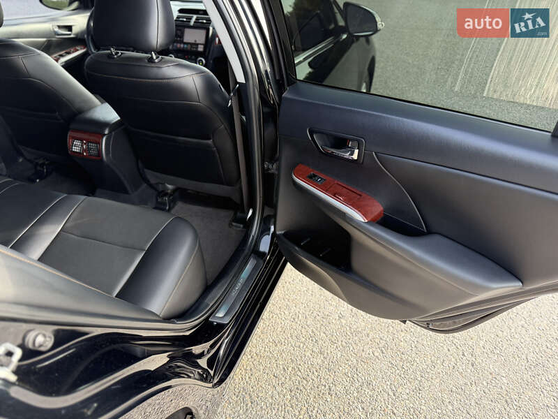 Седан Toyota Camry 2013 в Виннице