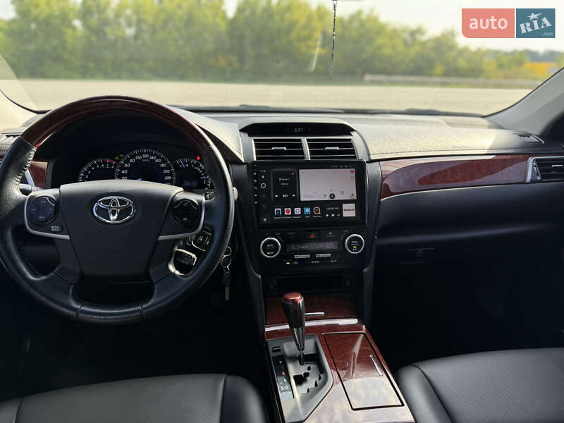Седан Toyota Camry 2013 в Виннице