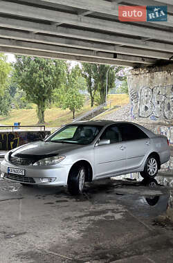 Седан Toyota Camry 2005 в Киеве