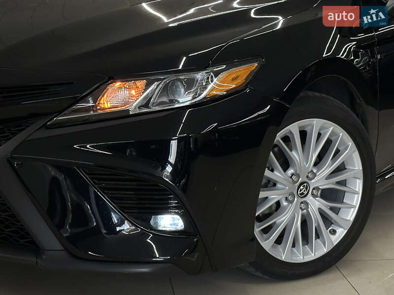 Седан Toyota Camry 2019 в Миколаєві