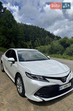 Седан Toyota Camry 2019 в Обухове