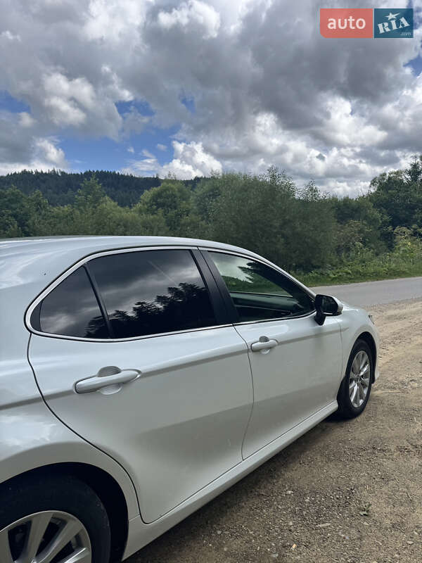 Седан Toyota Camry 2019 в Обухове