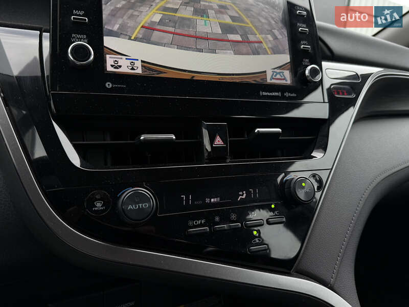 Седан Toyota Camry 2021 в Киеве