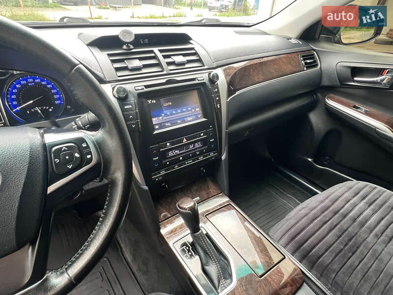 Седан Toyota Camry 2017 в Тернополі