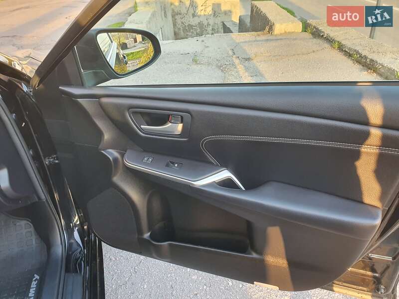 Седан Toyota Camry 2017 в Кременчуці