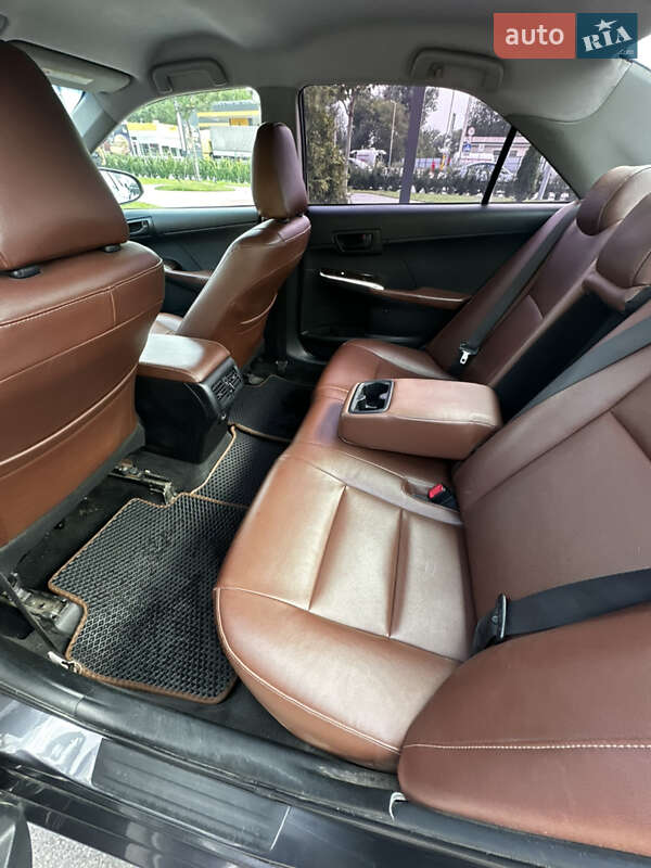 Седан Toyota Camry 2015 в Львове