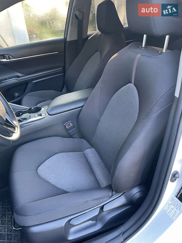 Седан Toyota Camry 2019 в Обухове