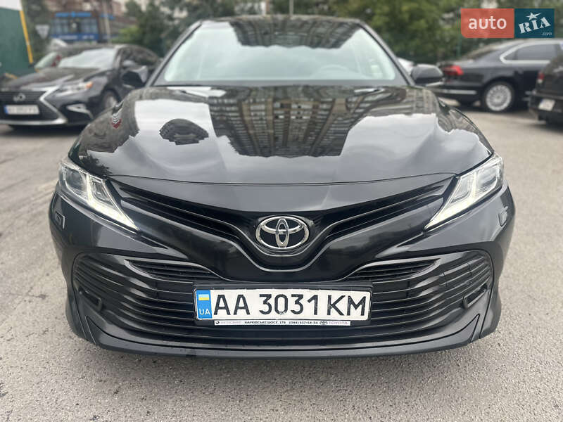Toyota Camry 2019