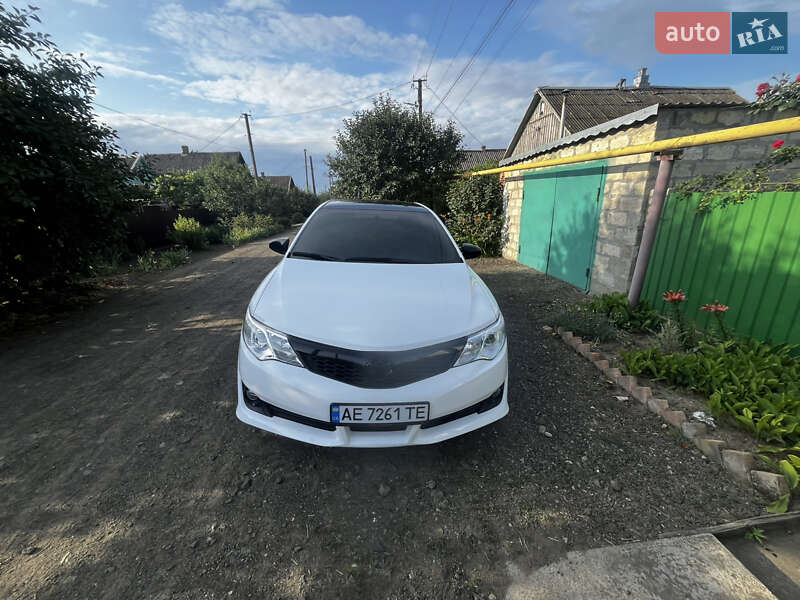 Седан Toyota Camry 2015 в Покрове