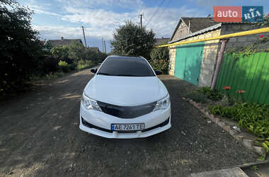 Седан Toyota Camry 2015 в  фото 3 Седан Toyota Camry 2015 в