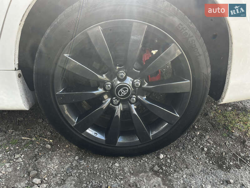 Седан Toyota Camry 2015 в Покрове