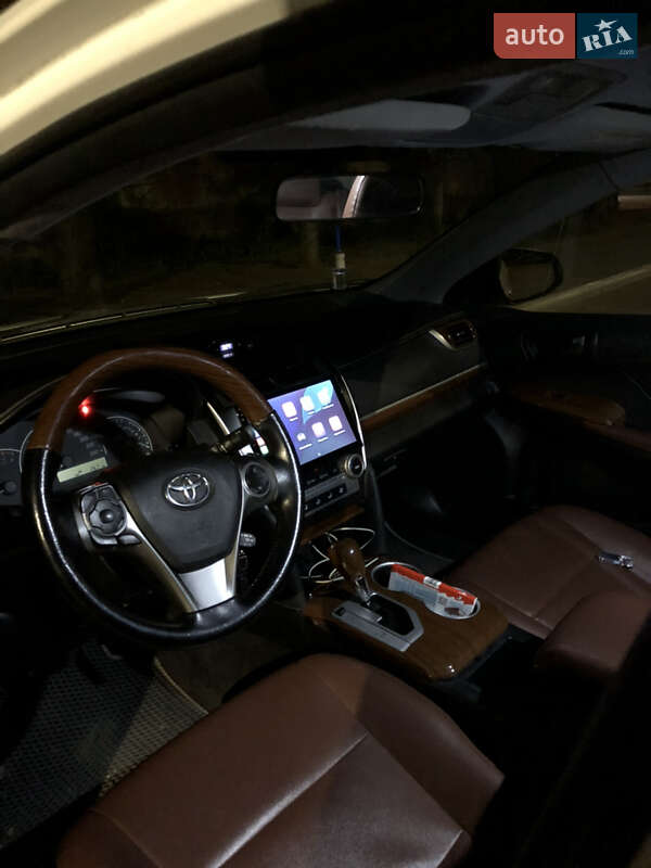 Седан Toyota Camry 2015 в Покрове