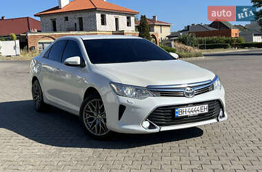 Toyota Camry 2016
