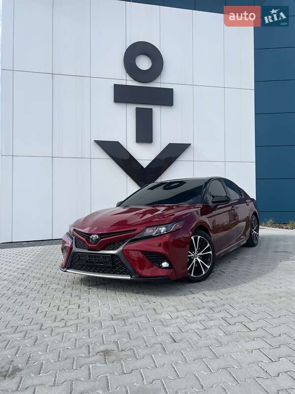 Toyota Camry 2017